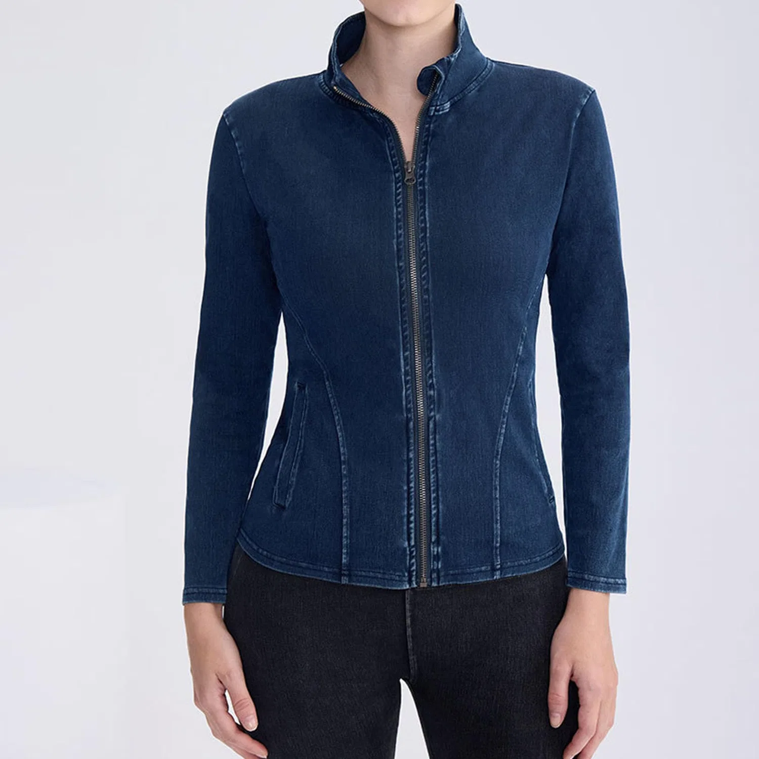 Женская джинсовая куртка slim fit с молнией, Blu scuro — фото 2