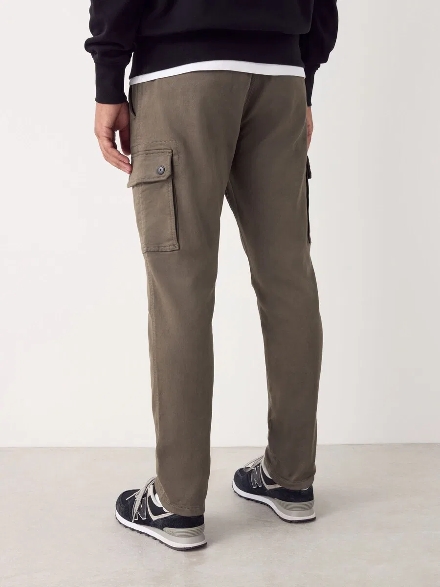 Брюки-карго Next Slim fit 'Motionflex' коричневого цвета — фото 3