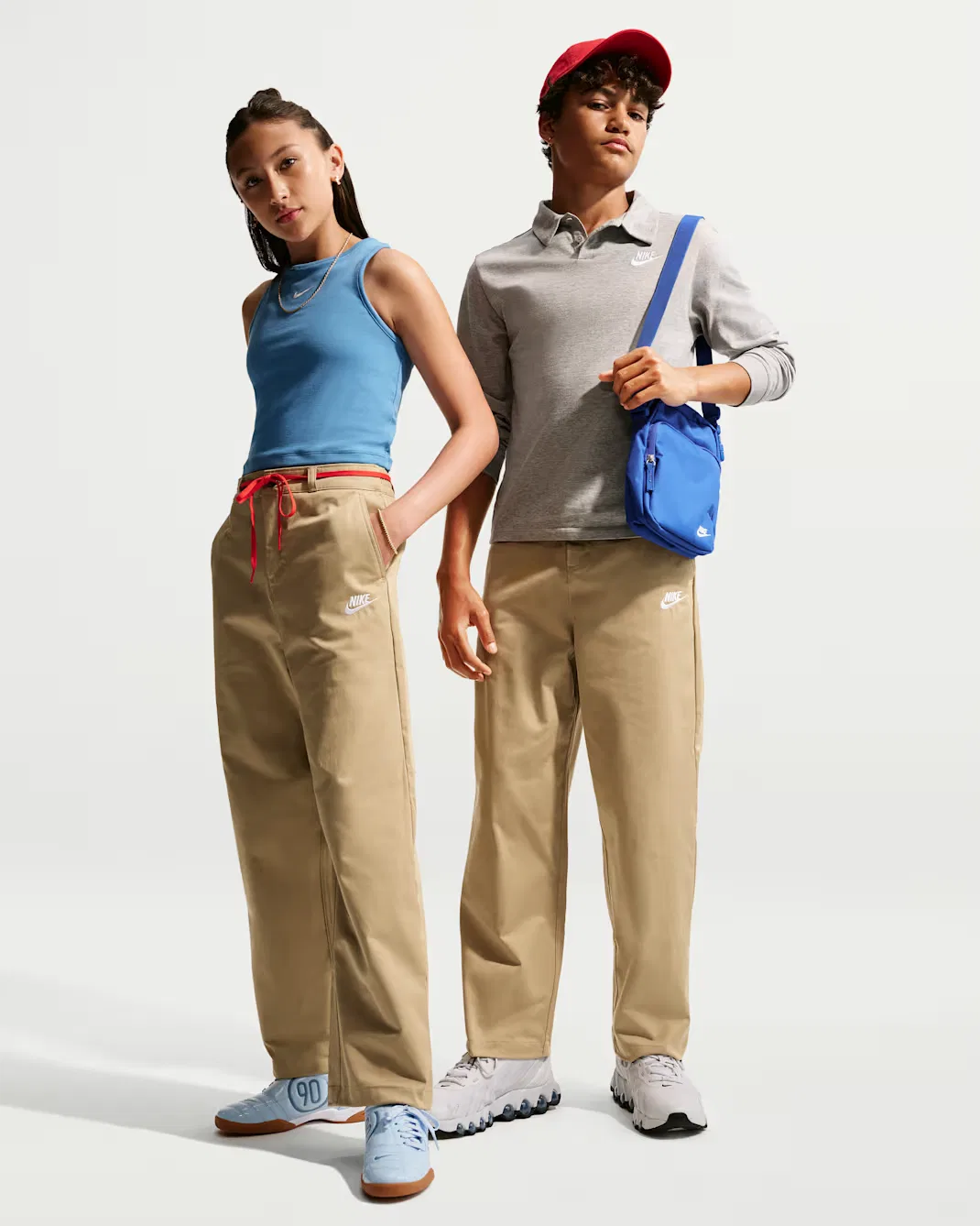 Тканые повседневные брюки для детей постарше Nike Sportswear Club, Parachute Beige/White