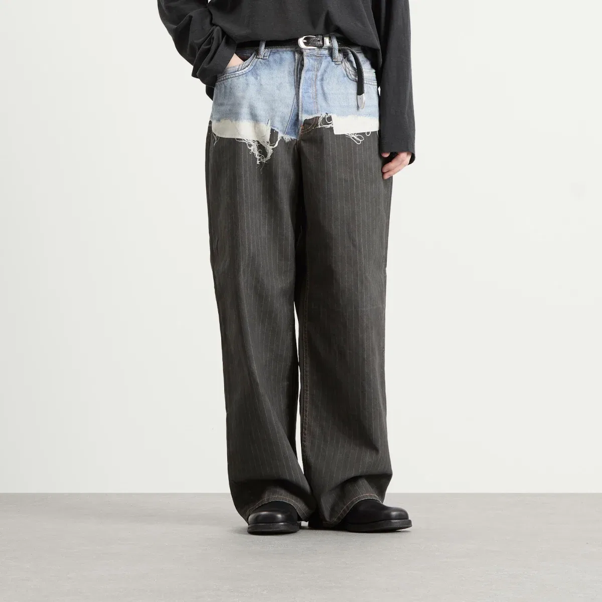 Джинсы свободного кроя с принтом trompe l'oeil 1981 Acne Studios, Blue/Black — фото 2