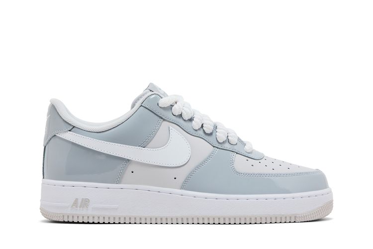 

Кроссовки Air Force 1 '07 LV8 'Wolf Grey Patent', серый