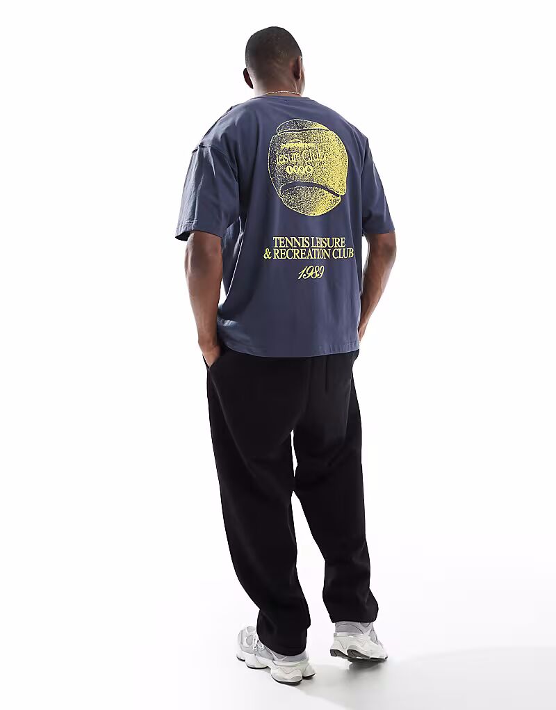 

Футболка свободного кроя со спортивной графикой темно-синего цвета Asos Design, Синий, Футболка свободного кроя со спортивной графикой темно-синего цвета Asos Design