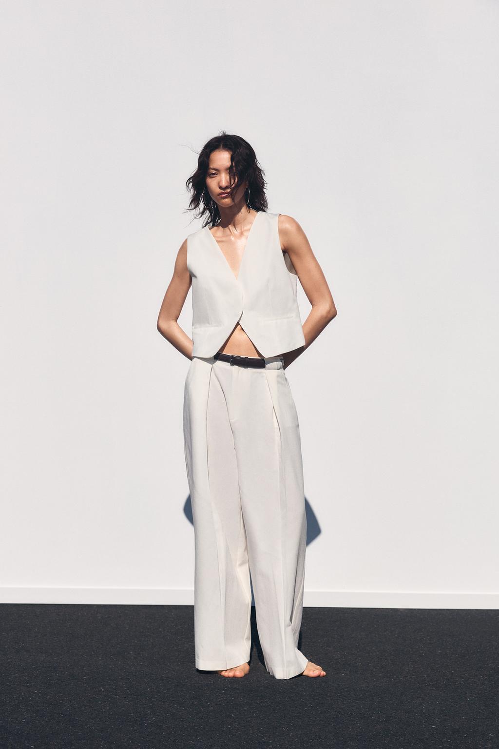 

Плиссированные брюки с поясом ZARA, экрю