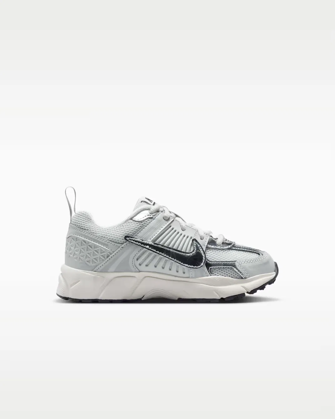 Детские кроссовки (классические шнурки) Nike Vomero 5, Photon Dust/Gridiron/Sail/Chrome — фото 3