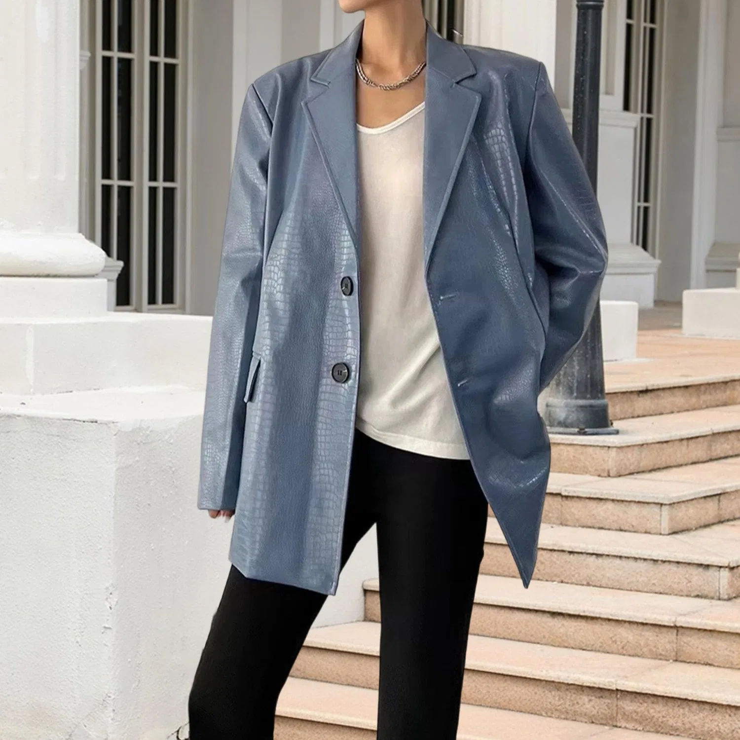 Женская куртка-косуха из экокожи oversize, Azzurro cielo — фото 2