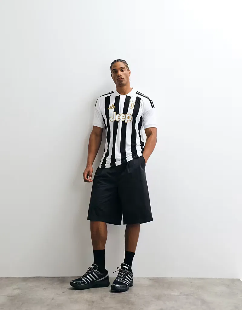 Домашняя футболка Adidas "Ювентус" сезона 26/27 в бело-черную полоску — фото 3