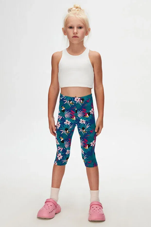 Детские шорты для девочек с принтом Tropical Parrot Pattern Capri Lovetti, Patterned