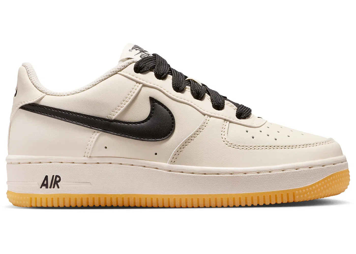 Детские кроссовки Lifestyle Nike Air Force 1 Low LV8, Soft Pearl/Gum Light Brown/Metallic Silver/Black