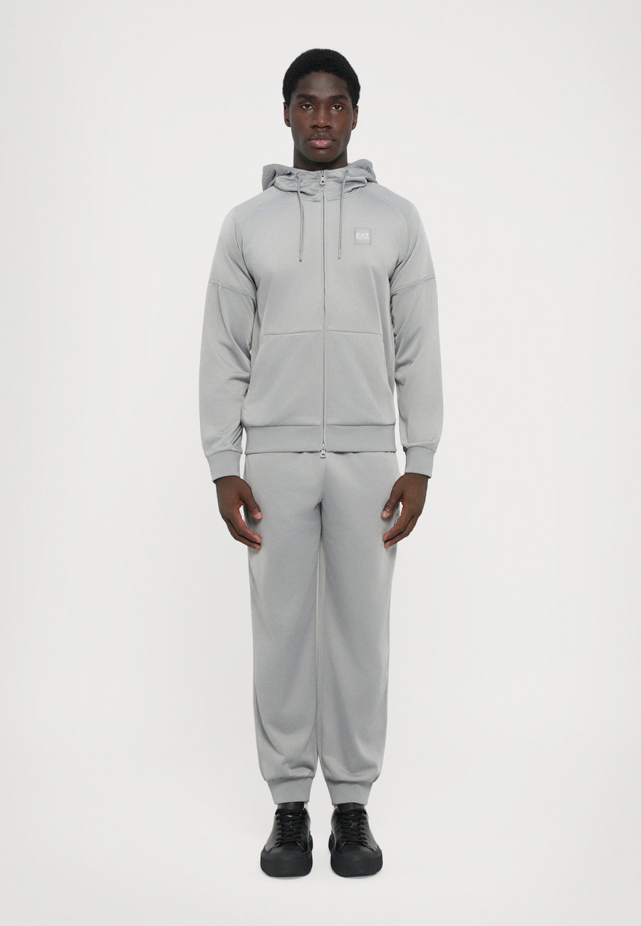 

Спортивный костюм EA7 Emporio Armani TRAIN VISIBILITY , Grey/Black/Grey