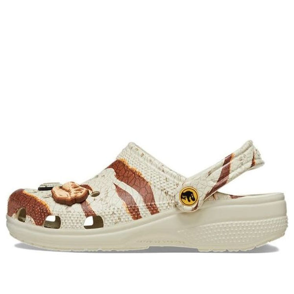 

Сандалии x jurassic world classic clog 'bone' Crocs, белый