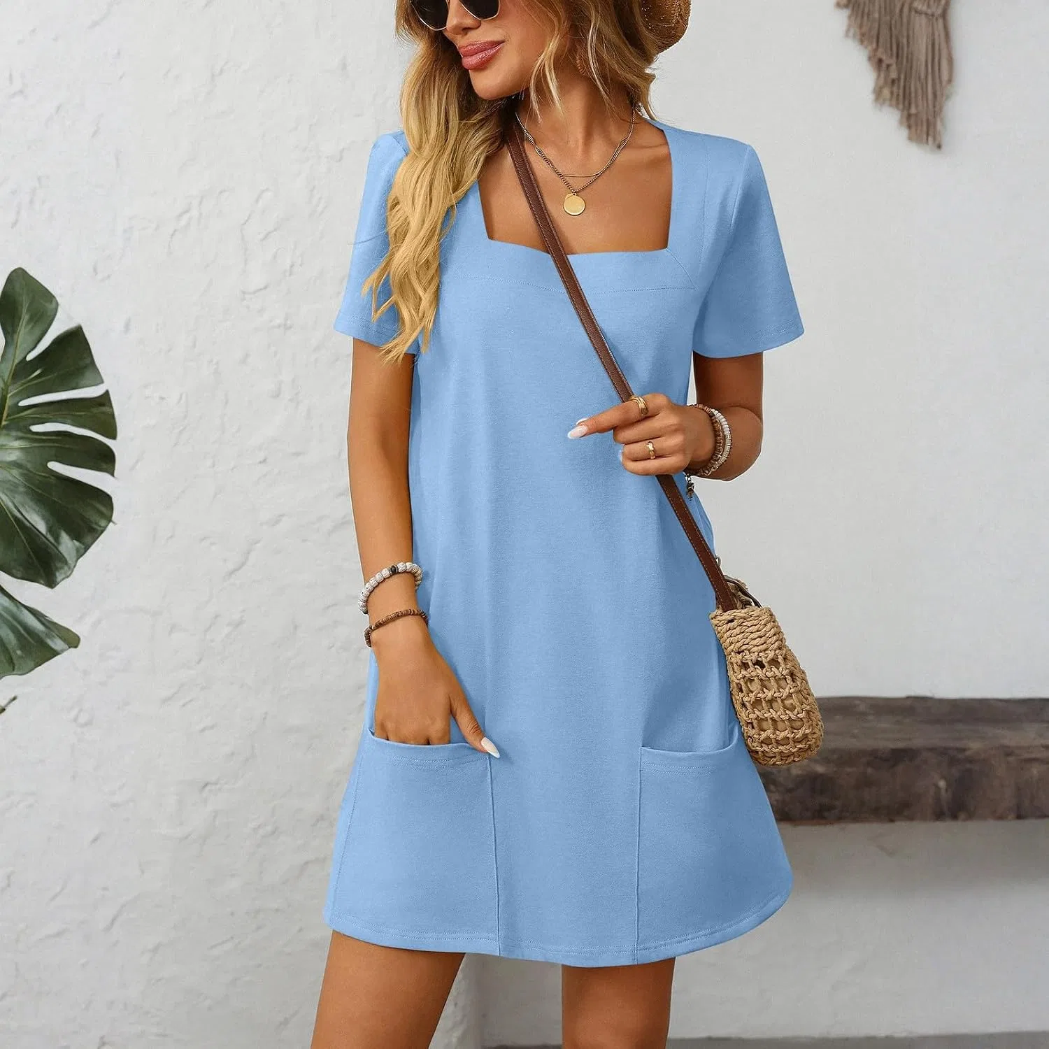Женское короткое платье с квадратным вырезом и карманами Light Blue — фото 2