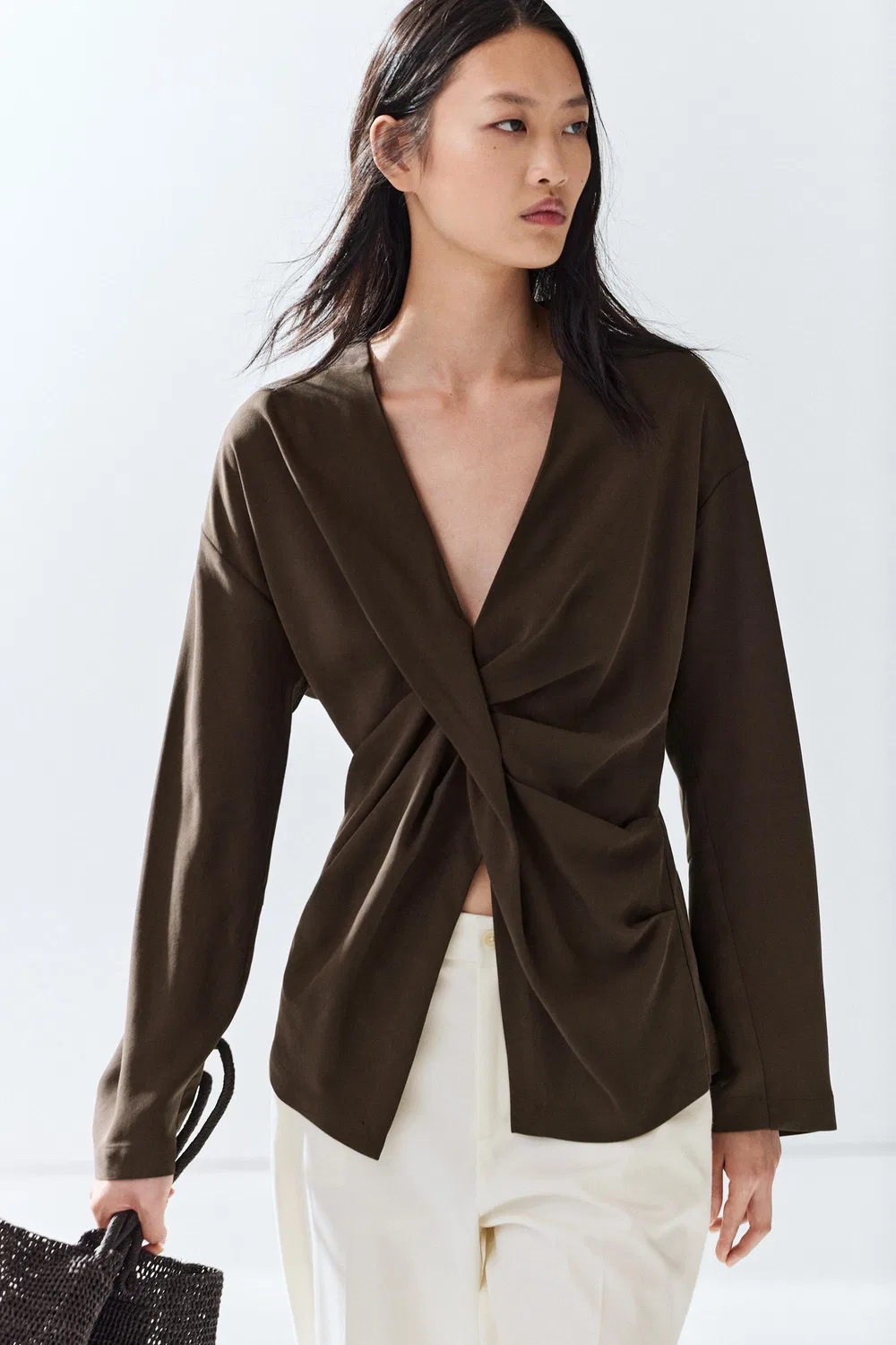 Блузка Massimo Dutti, струящаяся, с драпировкой, коричневая — фото 3