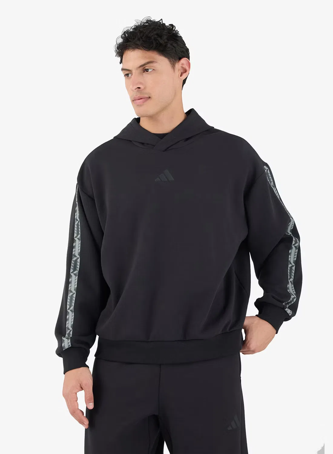Худи с принтом Saudia travel pack soft lux Adidas, черный
