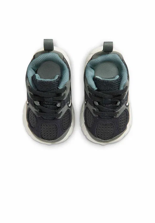 Кроссовки из текстиля Baby shoes Nike Sportswear team black, mineral slate, mineral spruce, spruce aura, черный — фото 3