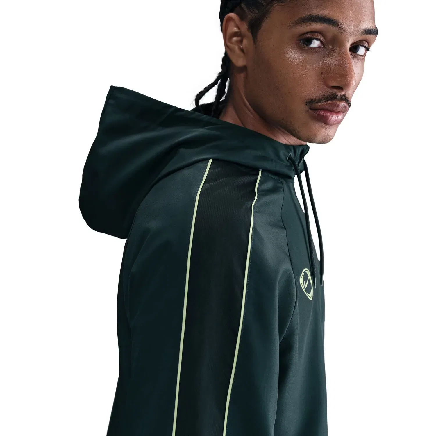 Мужская куртка из легкой ткани с водоотталкивающей пропиткой Nike, Verde — фото 4
