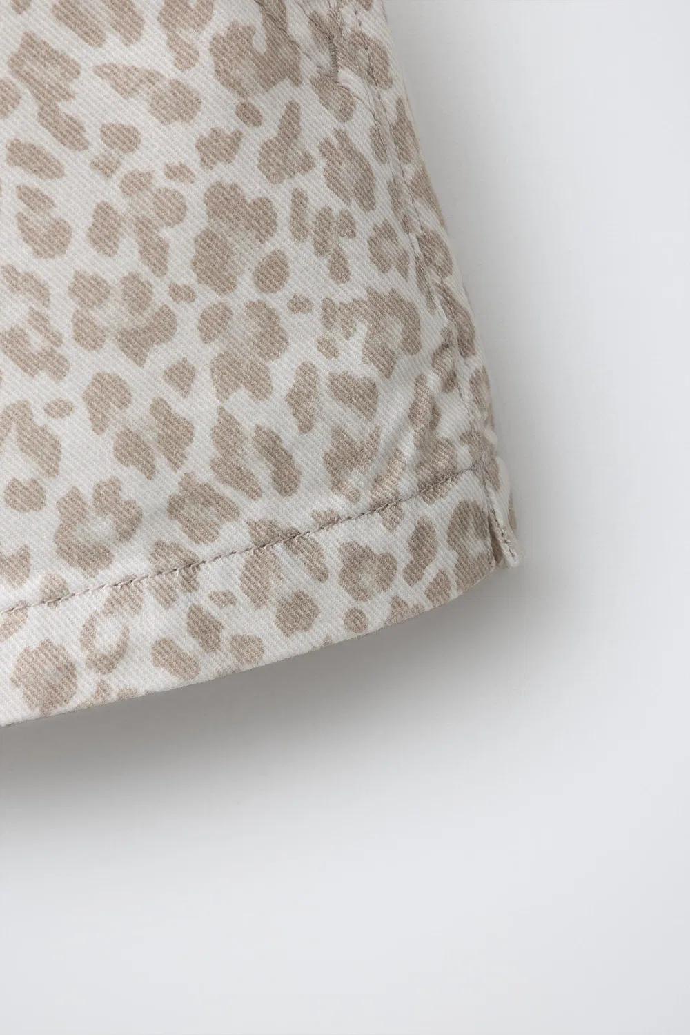 Джинсовые шорты-бермуды с животным принтом ZARA, Leopard — фото 4