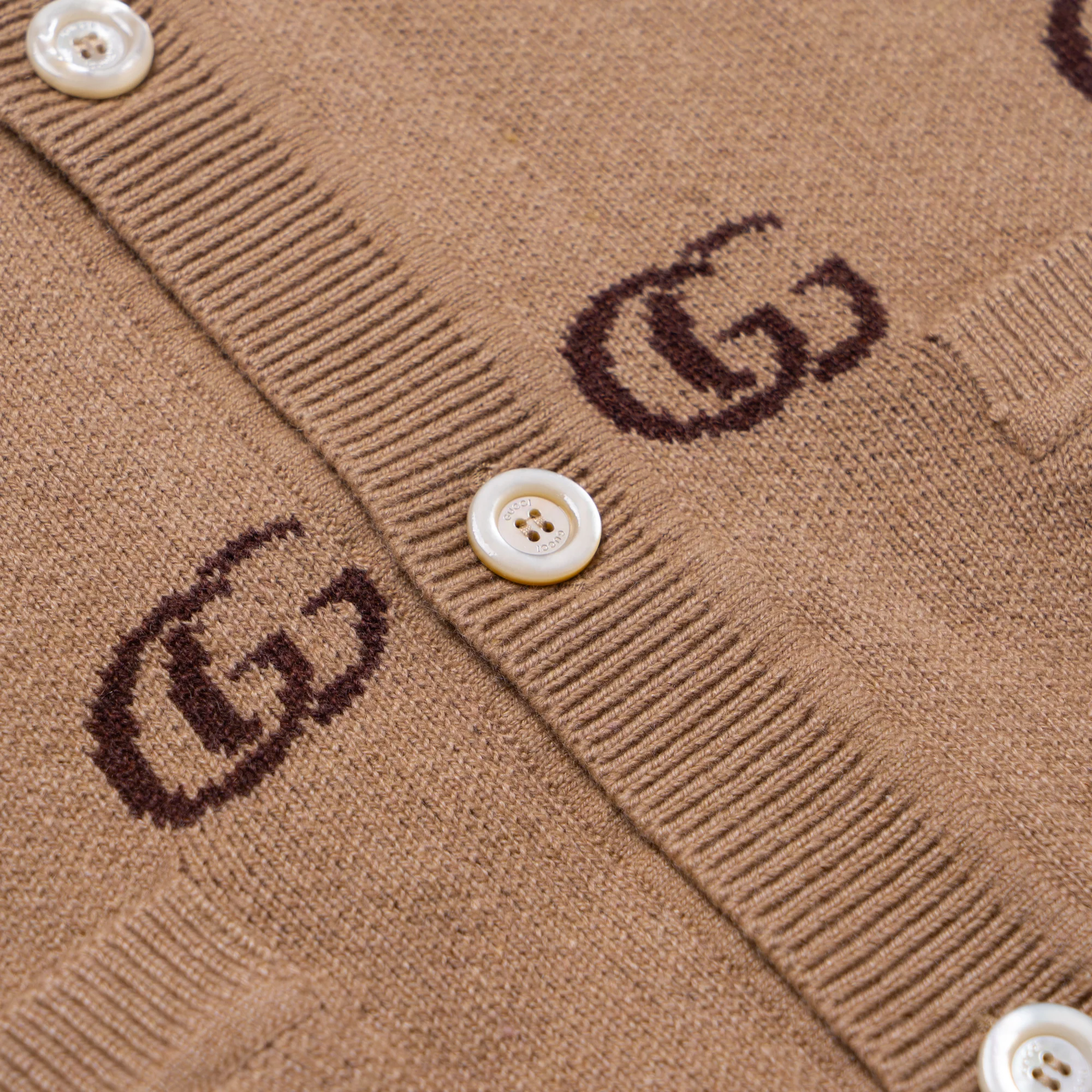 Свитер мужской GUCCI светло-коричневый — фото 4