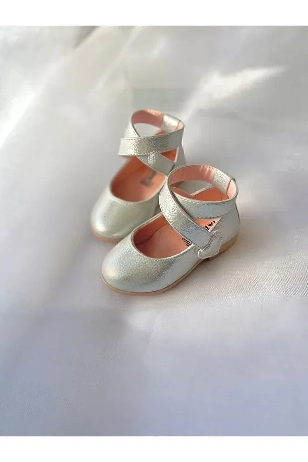 Детские балетки для девочек с коротким каблуком Patik Bebe, Silver