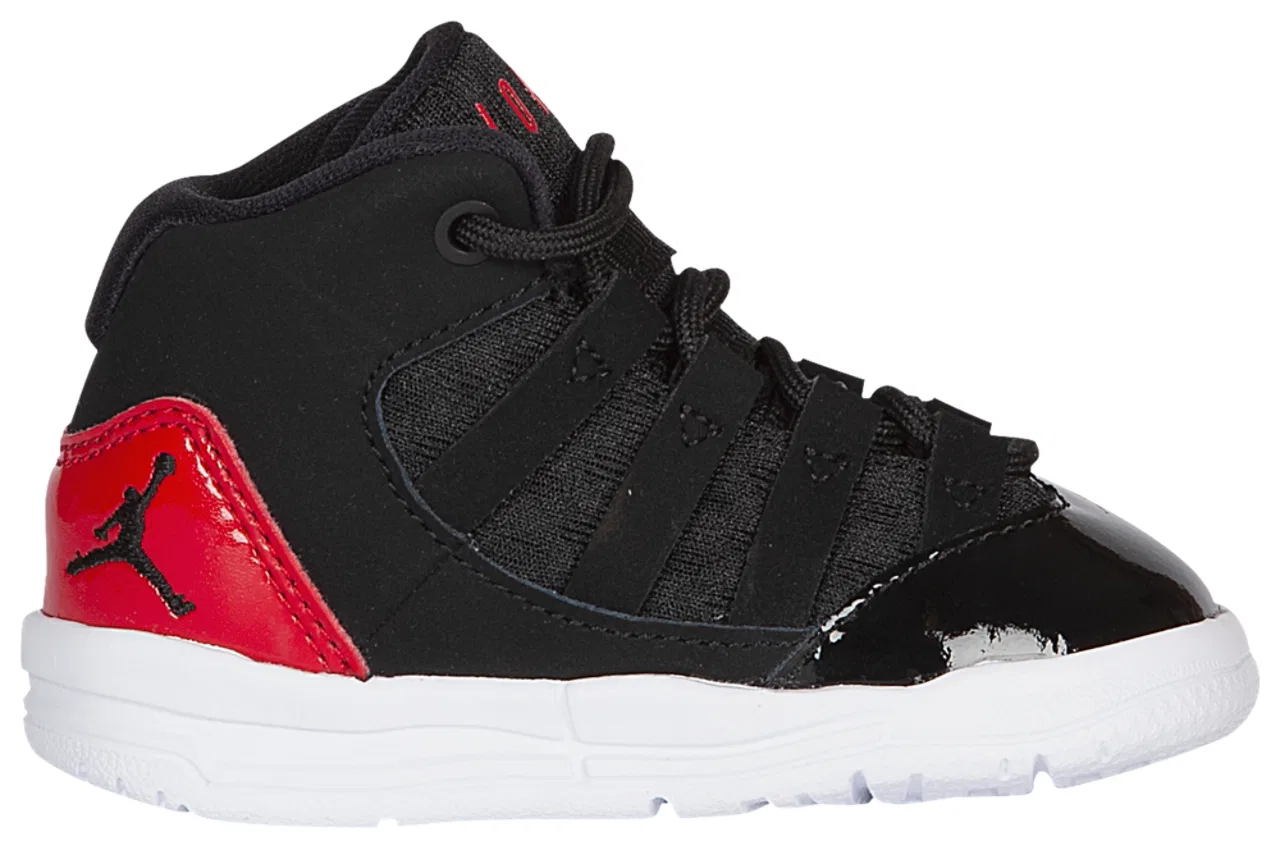 Детские кроссовки для мальчиков с верхом из кожи Jordan Max Aura, Black/Black/Gym Red
