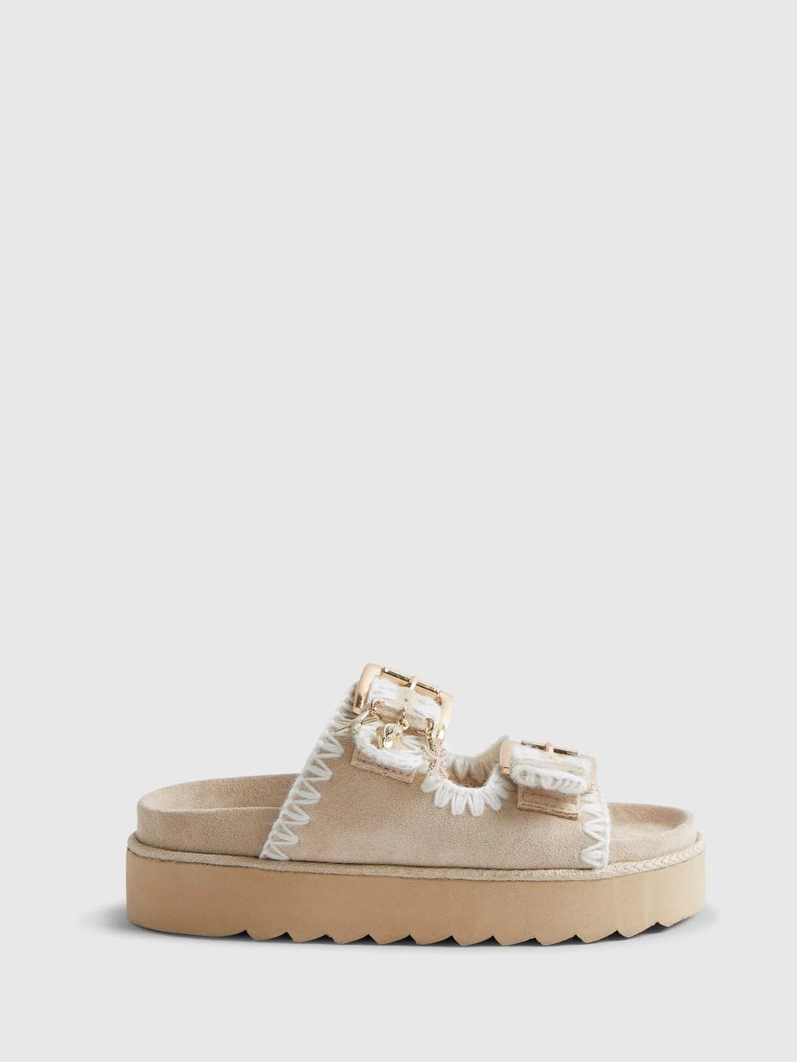 Сандалии с плетением, с металлическими подвесками River Island, коричневый