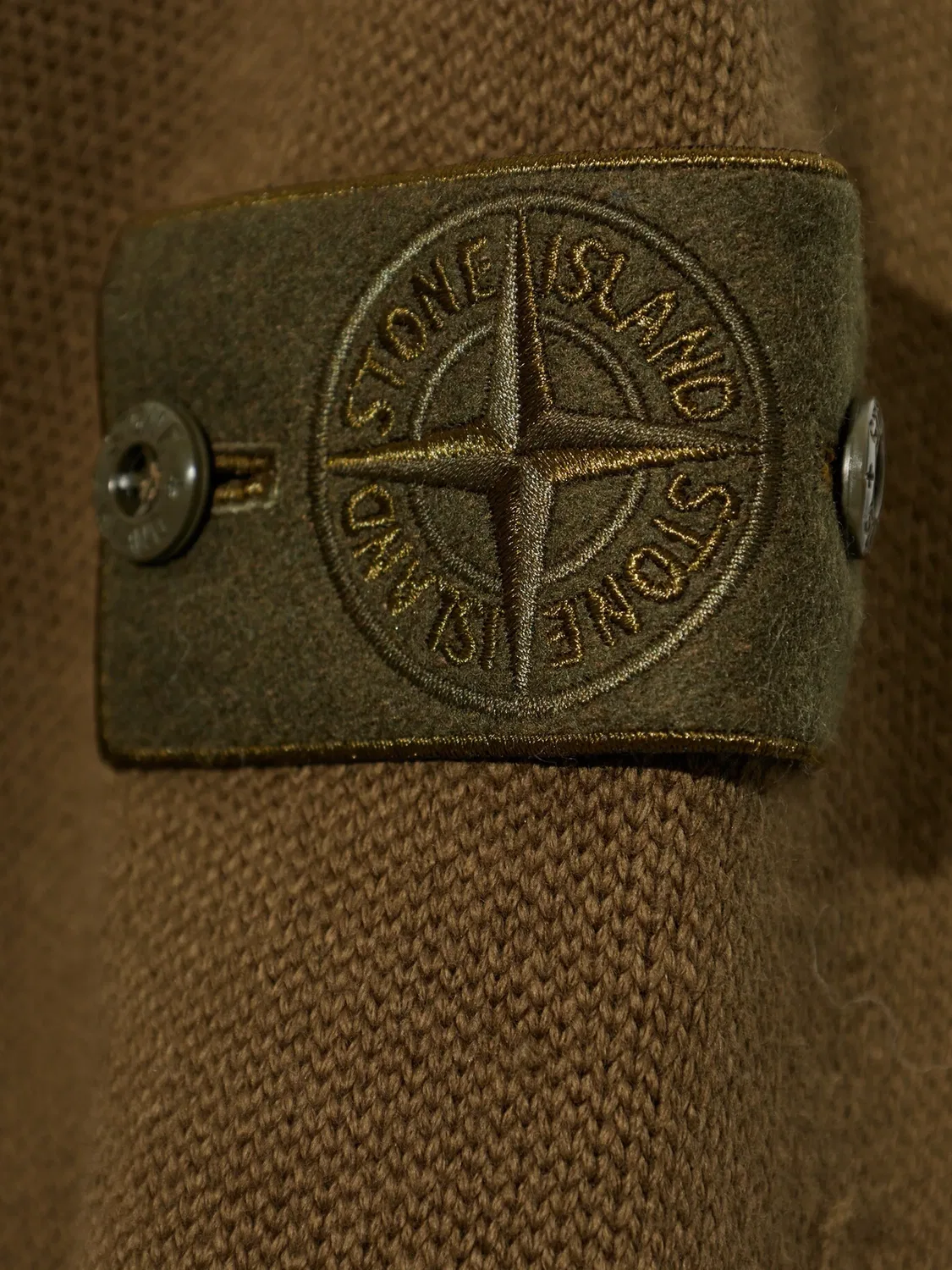 Джемпер с патчем хлопковый Stone Island, коричневый — фото 4