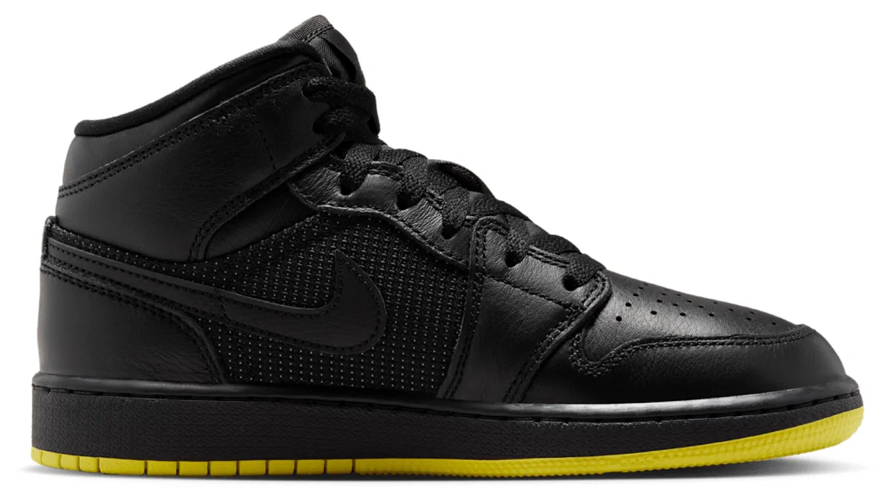 Детские кроссовки для мальчиков с кожаным верхом Air Jordan 1 Mid SE Jordan, Silver/Black/Opti Yellow