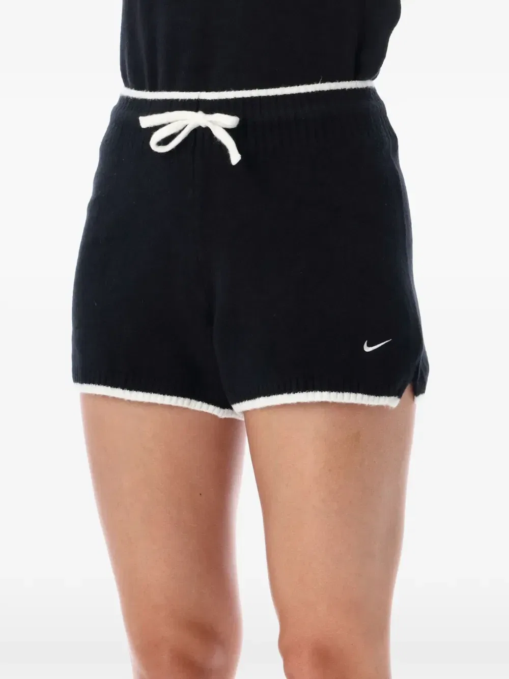 Трикотажные шорты Nike Sportswear Chill со средней посадкой, черный — фото 3