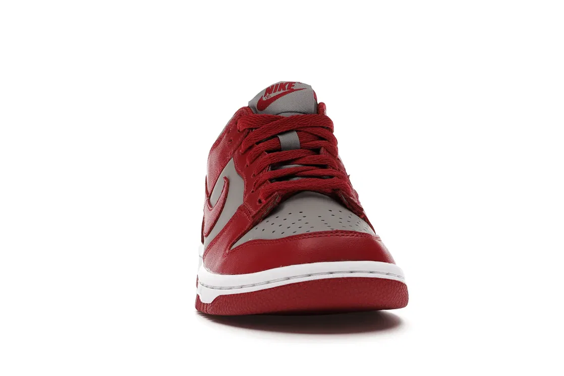 Детские кроссовки низкие с кожаным верхом Nike Dunk Low Retro, Medium Grey/Varsity Red-White — фото 2