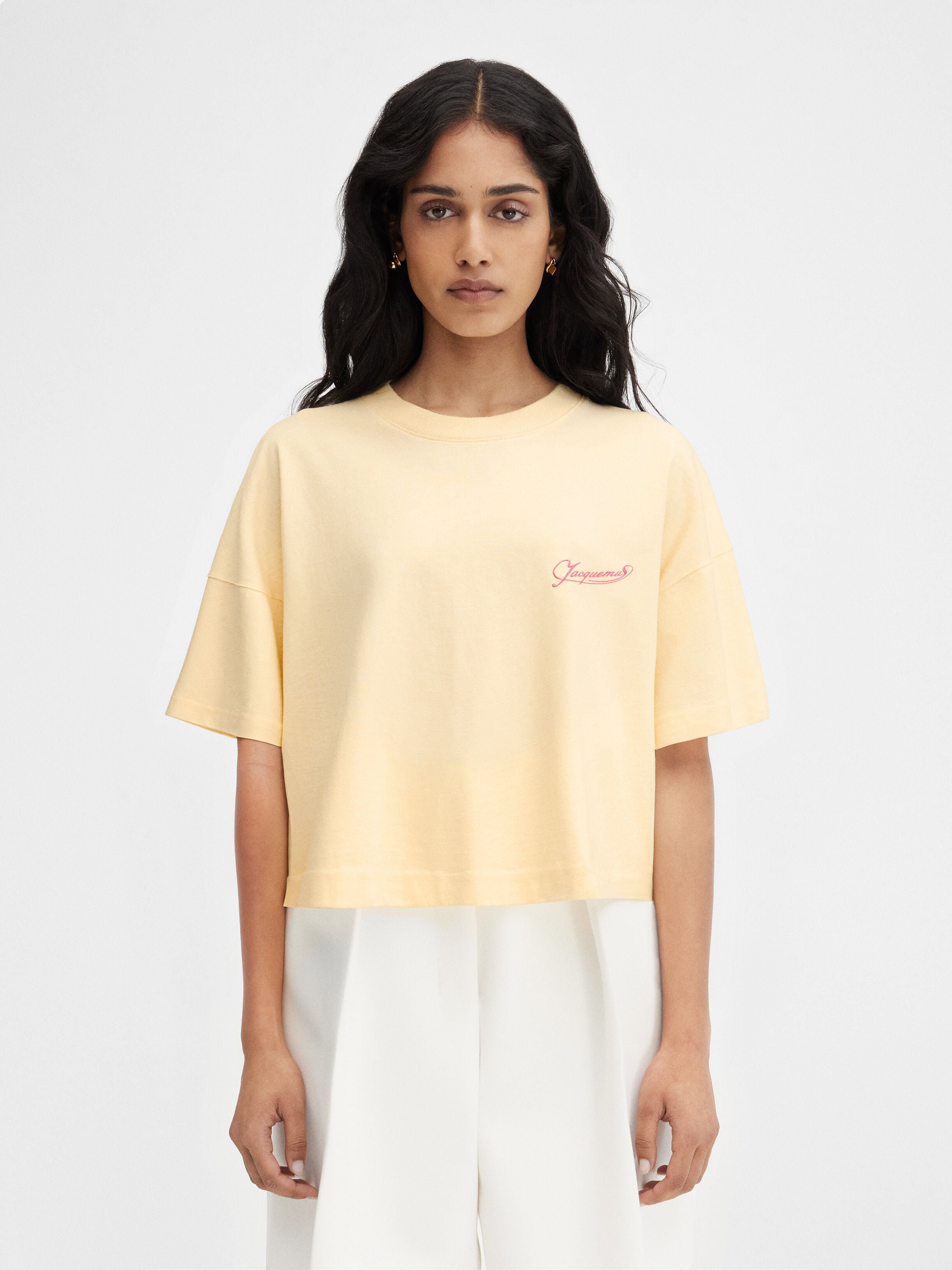 

Футболка свободного кроя с вышивкой JACQUEMUS The Corto t-shirt, цвет Uni Club Beige