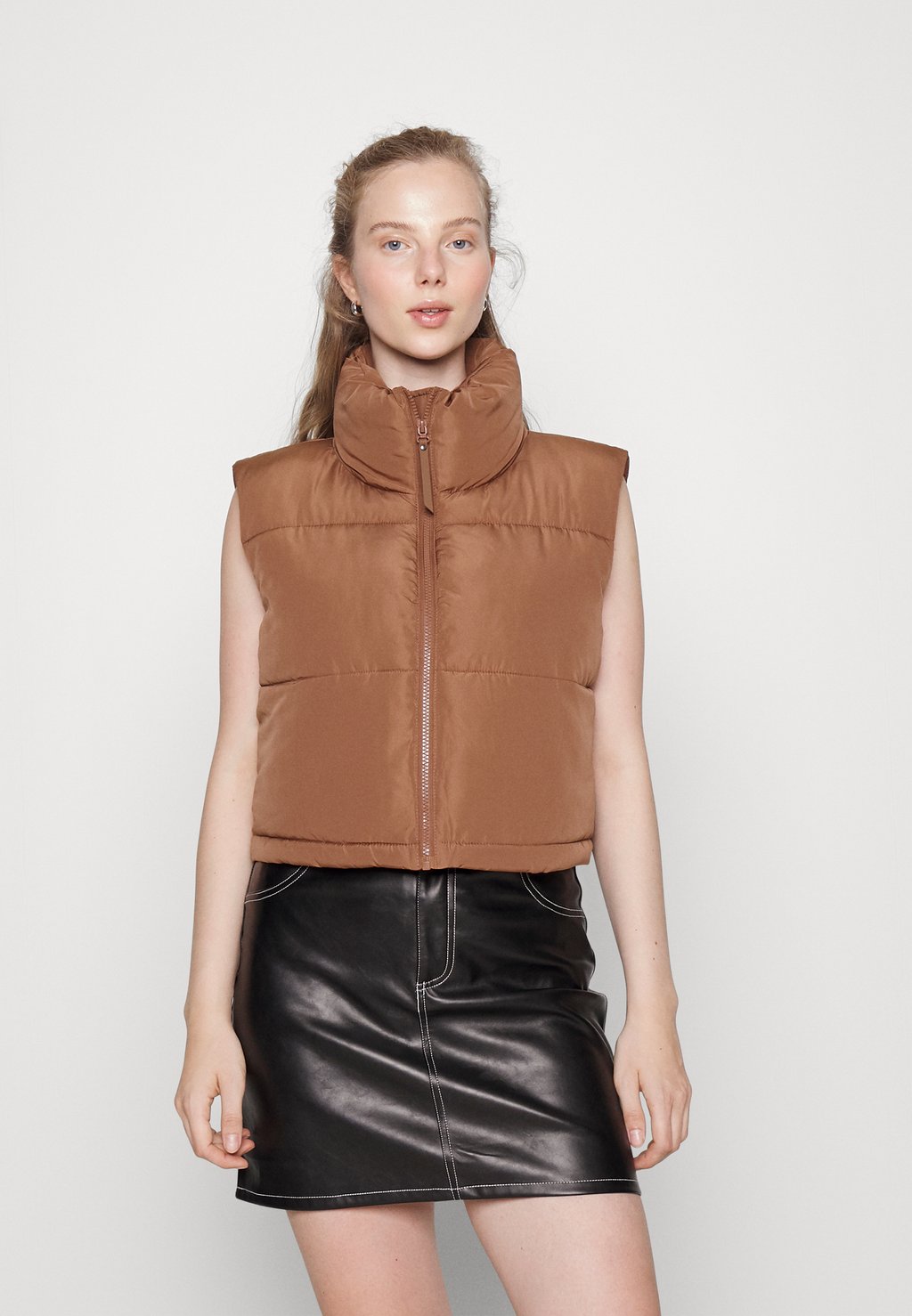 

Жилет VMMILEY SHORT WAISTCOAT Vero Moda, коричневый