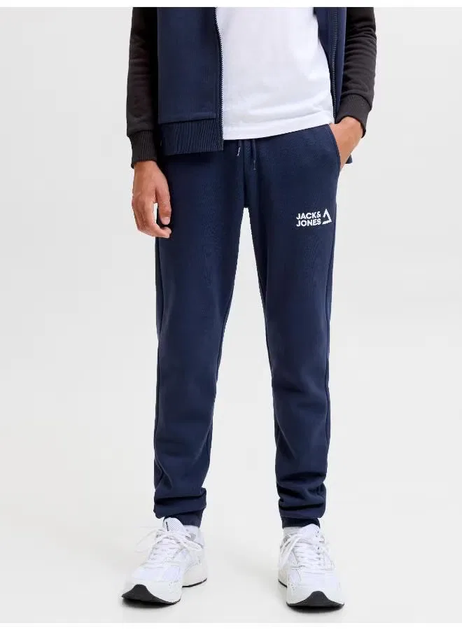 Комплект из трех предметов худи на молнии с брюками и футболкой Jack & Jones Junior, темно-синий — фото 4