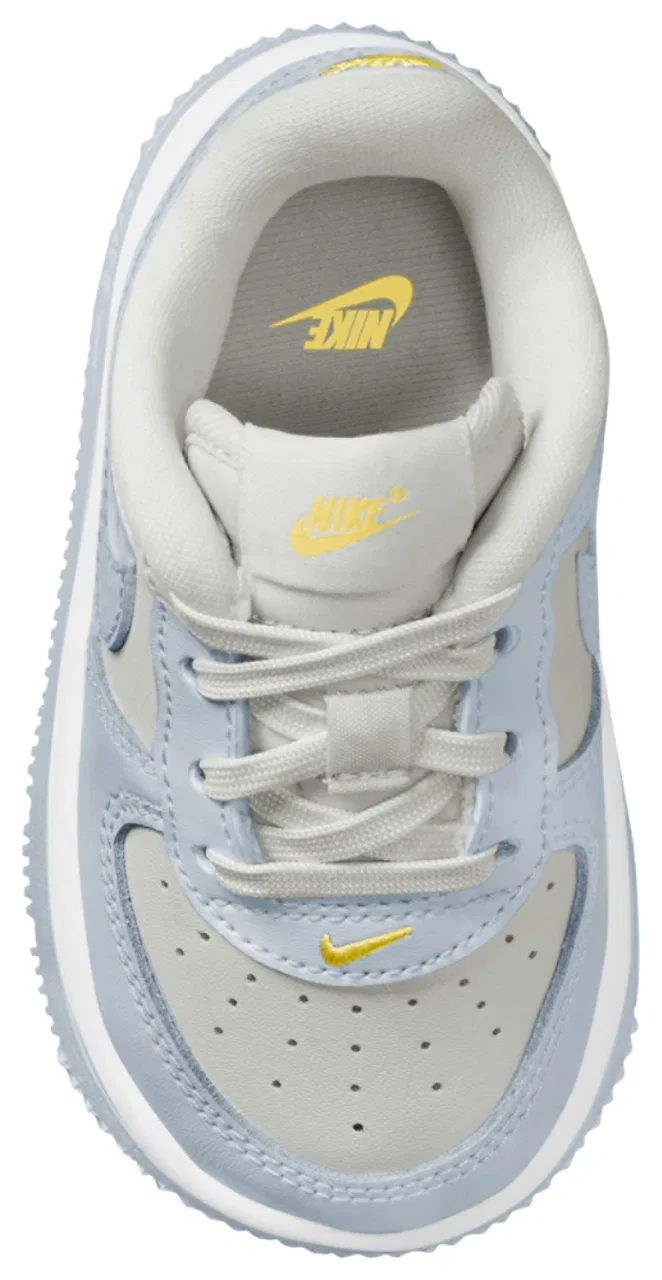Кроссовки для мальчиков Air Force 1 Low Lace Nike, цвет Platinum Tint/Alabaster/Aura — фото 3