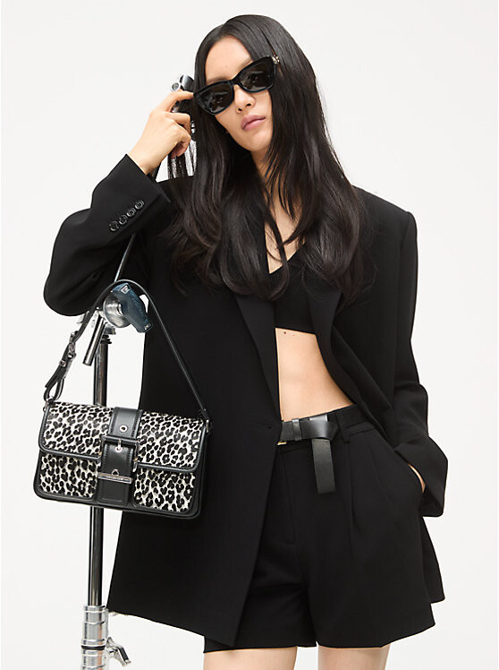 

Сумка Michael Kors Medium Leopard Print Calf Hair Shoulder, черный