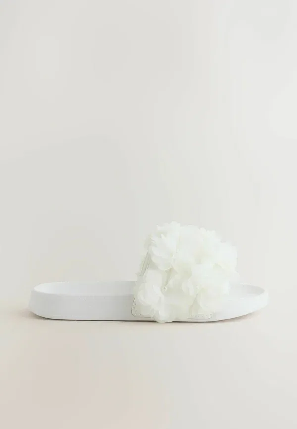 Мюли с цветочной аппликацией Regular fit corsage sliders mules Next, white, белый — фото 2