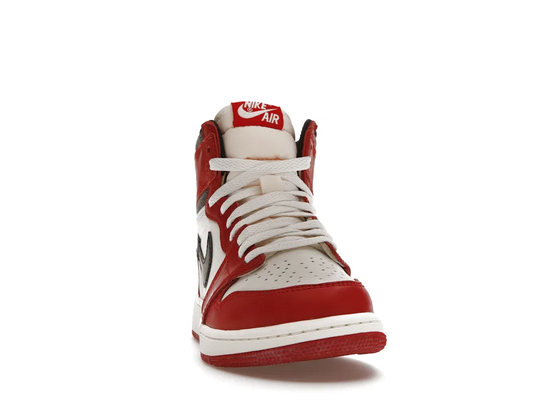 Детские кроссовки с принтом Jordan 1 Retro High OG Chicago Lost and Found Jordan, Varsity Red/Black-Sail-Muslin — фото 2
