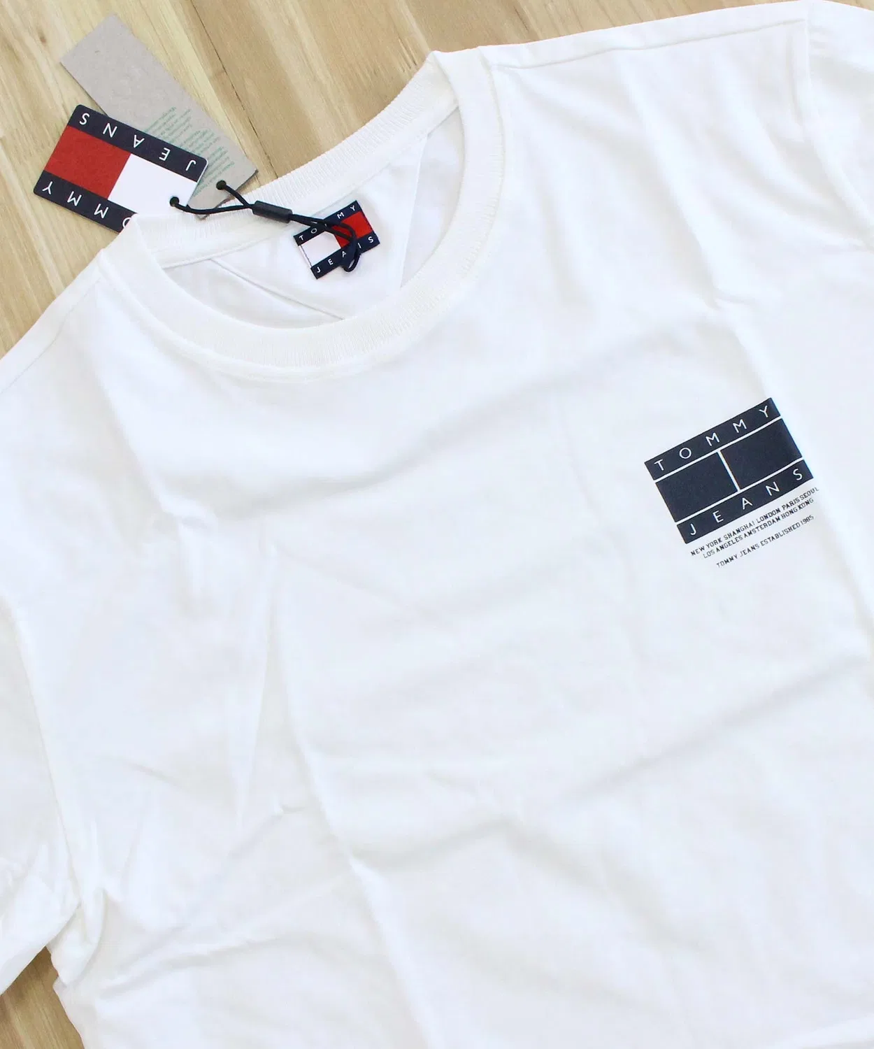Мужская футболка с принтом TJM REG DNA GRAPHIC TEE EXT TOMMY HILFIGER, Black — фото 4