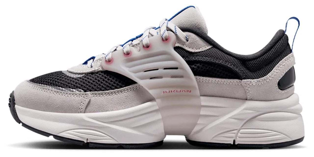 Баскетбольные кроссовки для мальчиков Trunner O/S Jordan, цвет White/Red/Black — фото 2