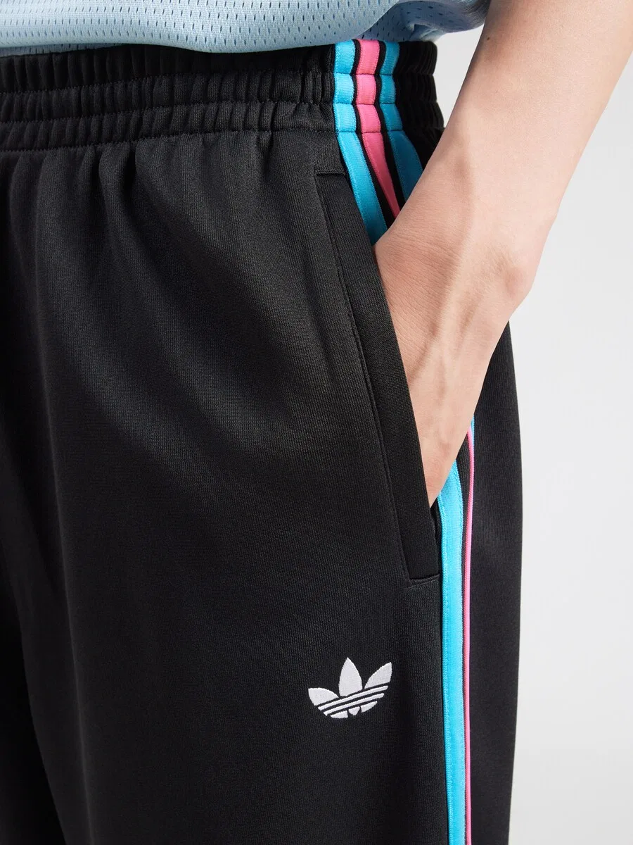 Брюки ADIDAS ORIGINALS свободного кроя 'Adicolor' черного цвета — фото 3