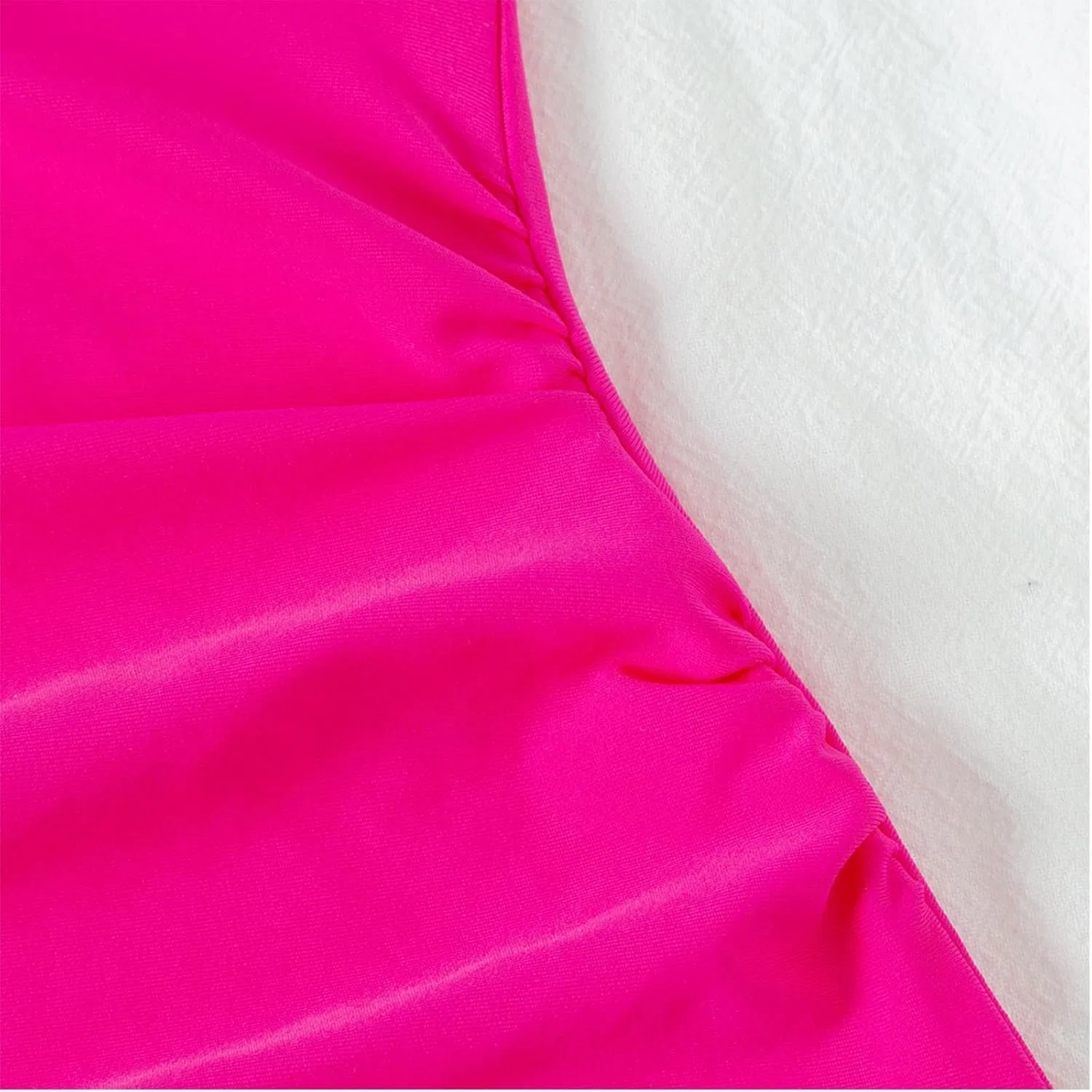 Женский цельный купальник с V-образным вырезом и сетчатыми вставками, Hot Pink — фото 4