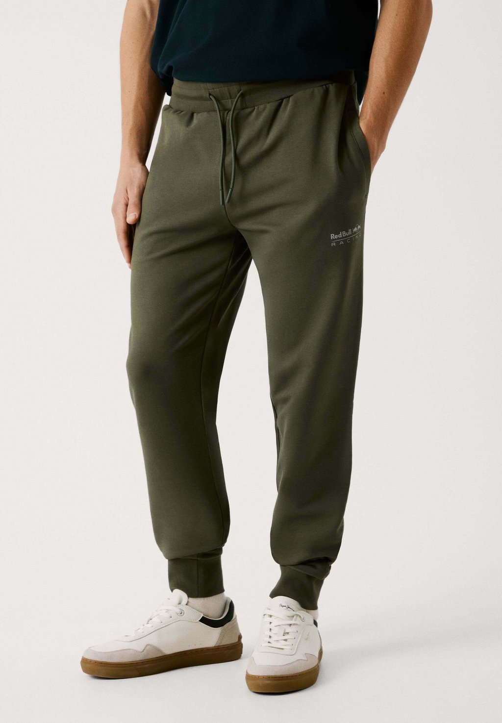 

Спортивные штаны ESSENTIAL JOGGER Red Bull Racing x Pepe Jeans, темно-зеленый