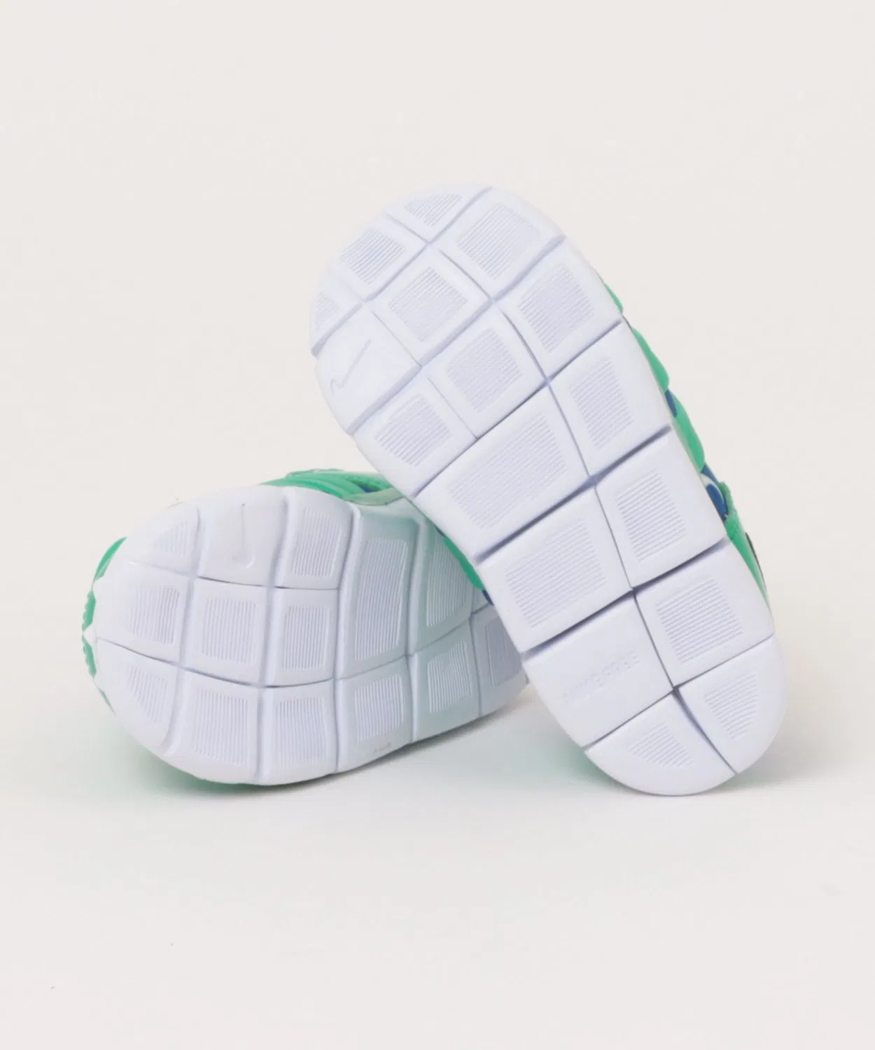 Детские кроссовки с принтом Dynamo Free LILS BT NIKE, Green — фото 3