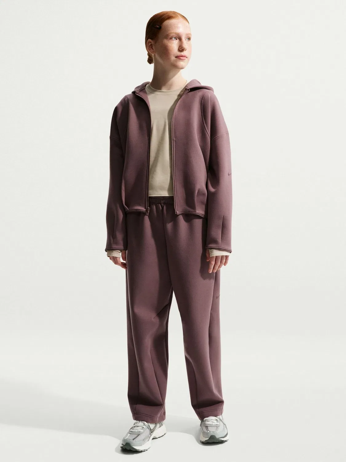 Толстовка Nike MAVN Therma-FIT, Tattoo Brown — фото 2