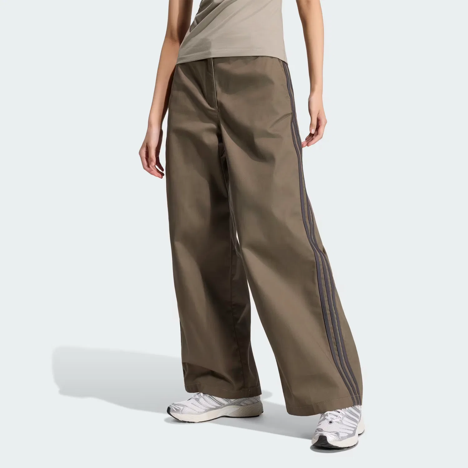 Женские брюки свободного кроя Tailored Adidas Originals, Branch/Utility Black