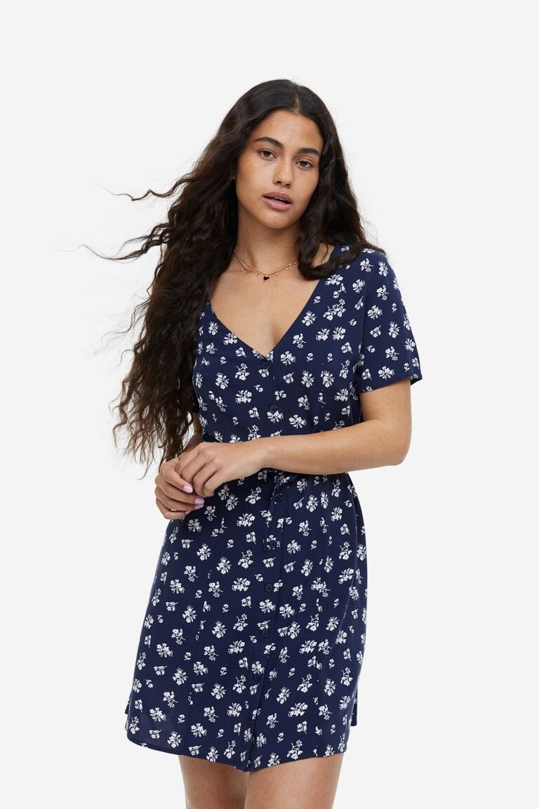 

Платье с завязками и пуговицами спереди H&M, темно-синий/цветочный