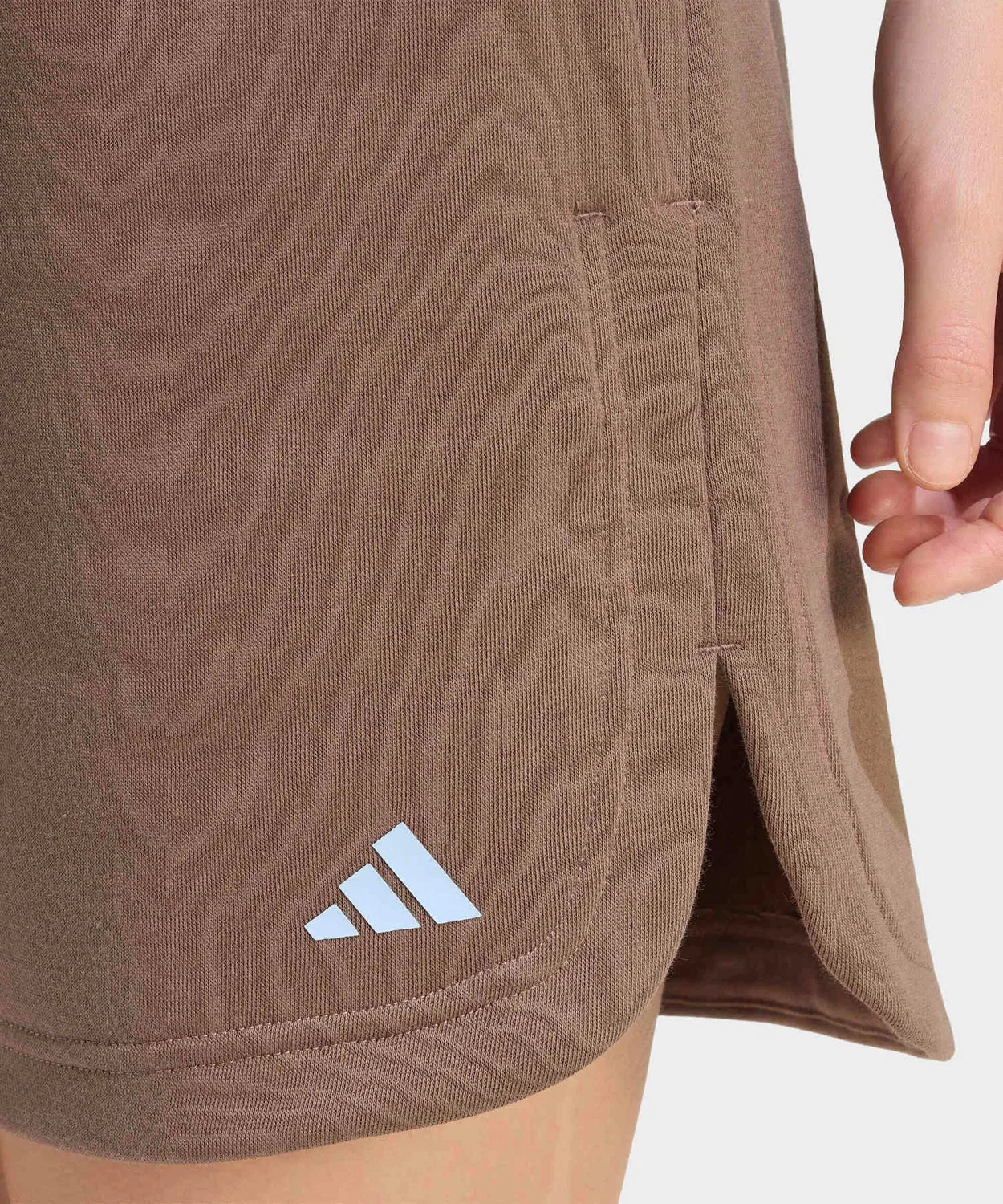 Женские шорты свободного кроя с утяжкой Adidas Three Stripes Studio Fleece Loose Shorts, Brown — фото 4