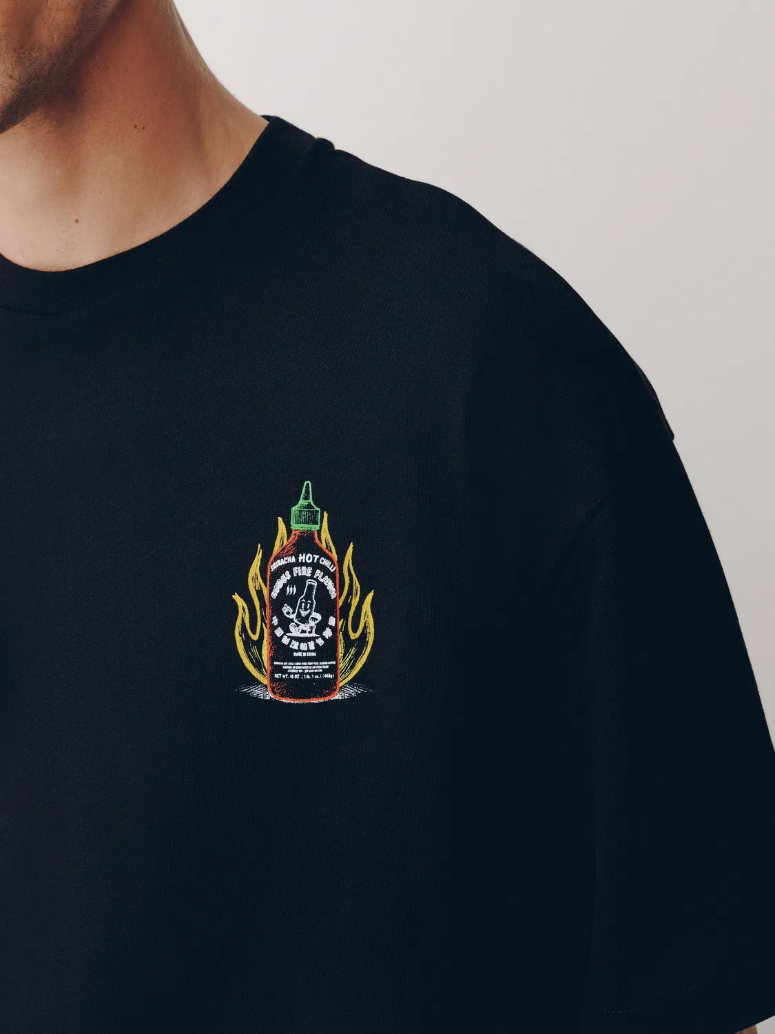Футболка с принтом Sriracha, Relaxed Fit Next, черный — фото 4