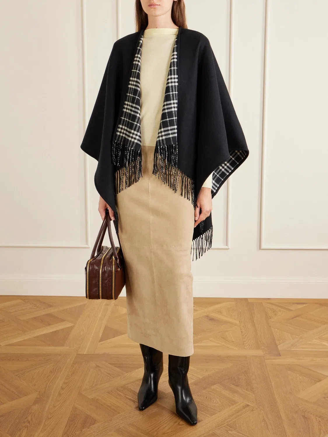 Двустороннее шерстяное пончо в клетку с бахромой BURBERRY, черный — фото 2