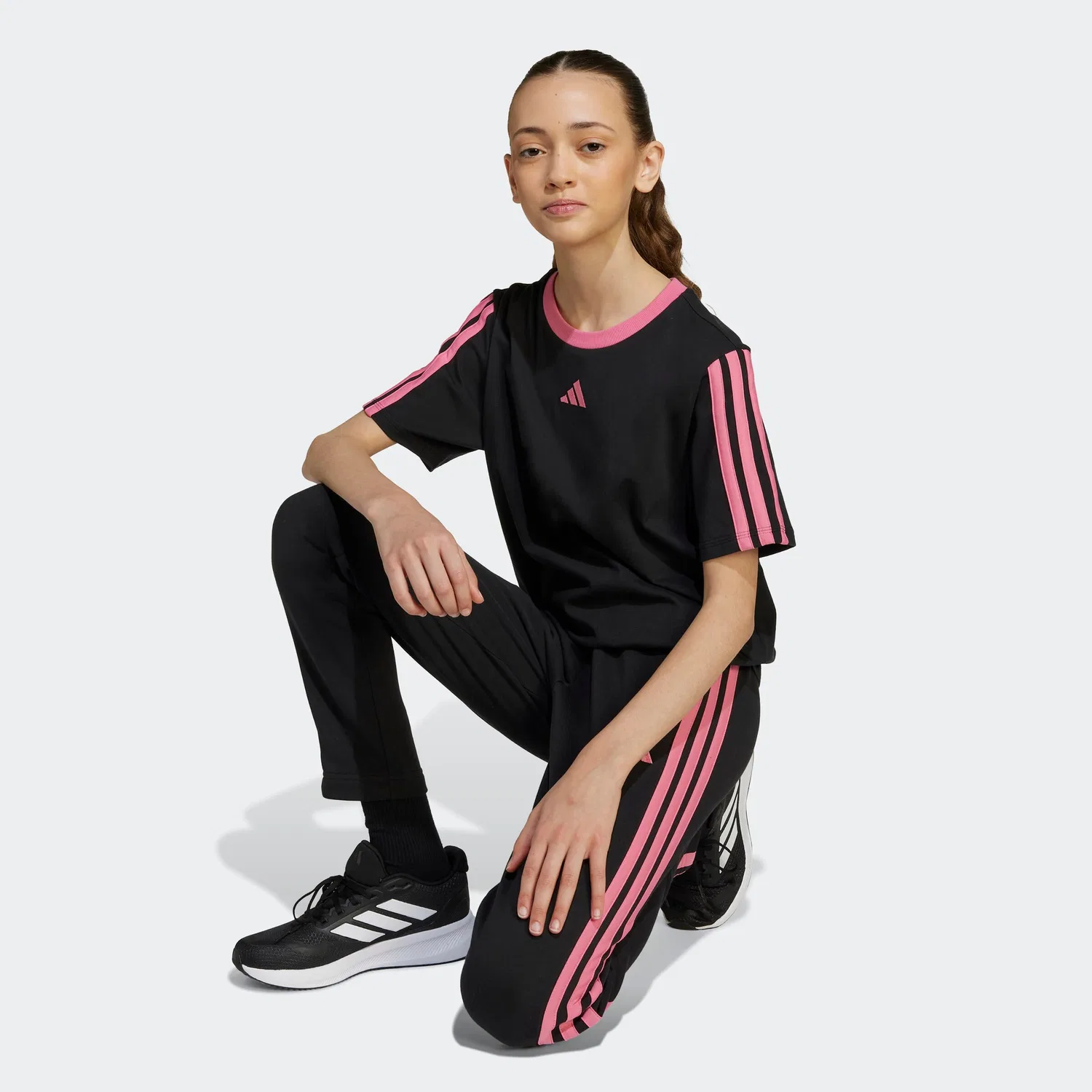 Спортивная футболка Adidas Sportswear Performance Shirt темно-синего цвета — фото 3