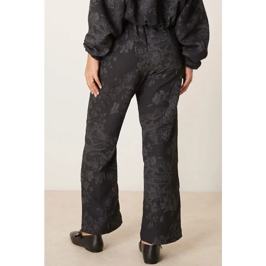 Женские спортивные брюки с принтом Sportswear Collection Jacquard Tracksuit Bottoms Nike, Черный — фото 2