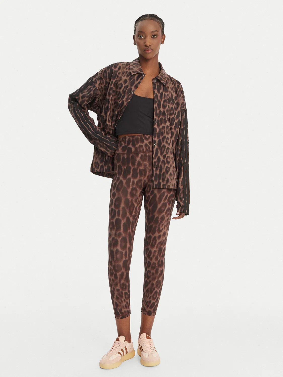 Женская демисезонная куртка свободного кроя Seasonal Essentials Leopard Print Adidas, коричневый — фото 2